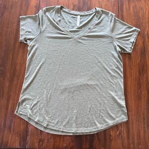 Athleta Olive Green Breezy Scoop V Neck Tee Women’s XL